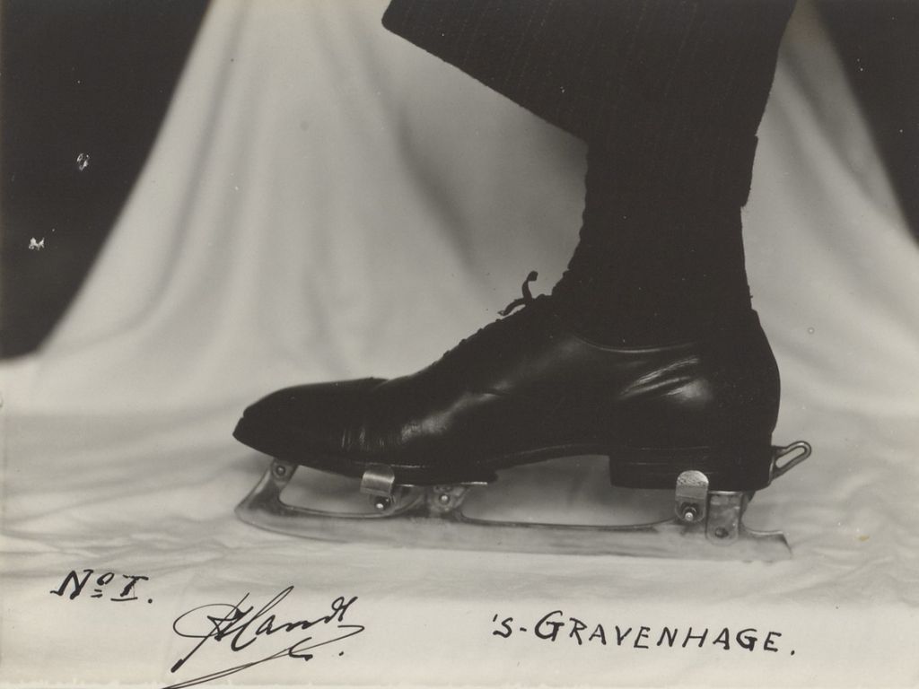 Een klapschaats uit 1936. Beeld: Nationaal Archief.